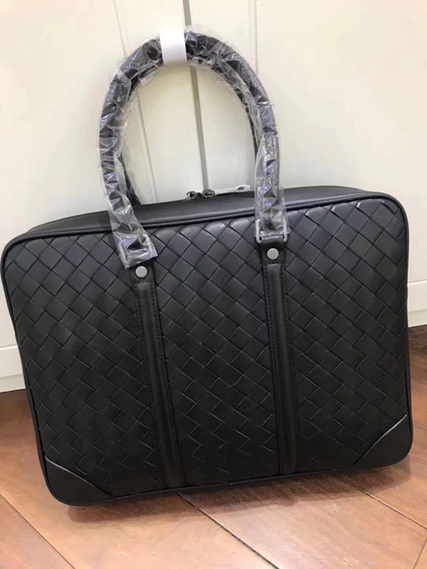 ボッテガヴェネタバッグ側面デザイン